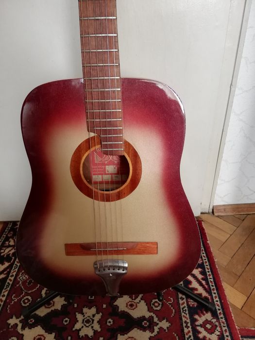 Уникална колекционерска българска китара Кремона