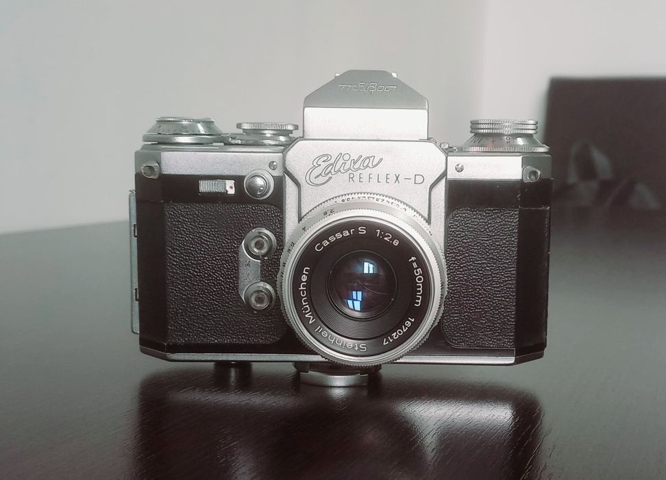 Aparat foto   SLR - EDIXA Reflex  D cu accesorii și geantă OMNICA - IMPECABIL