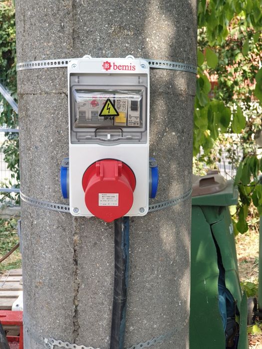 (Teren de Închiriat Intravilan -1000 Mp sau2000Mp) Lângă Rest- 2Cocosi