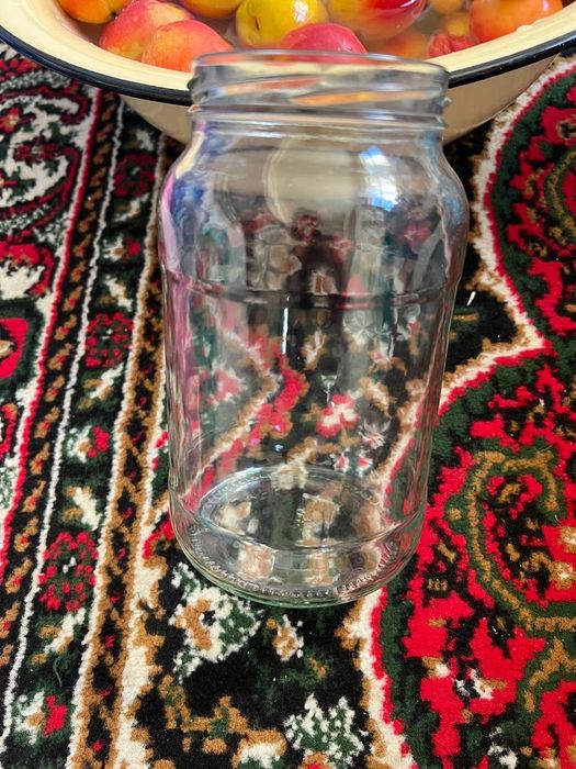 Срочна продайотся 1 лит банки резбавыйе