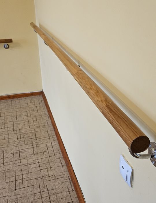 Перила деревянные с креплениями