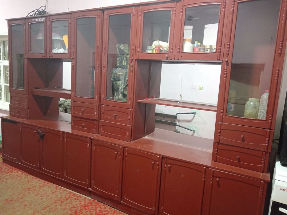 Сервант хорошего состояние