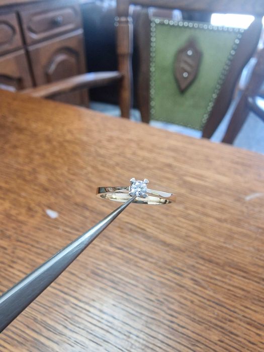 Руски Дамски Златен Пръстен със 100% НАТУРАЛЕН ДИАМАНТ