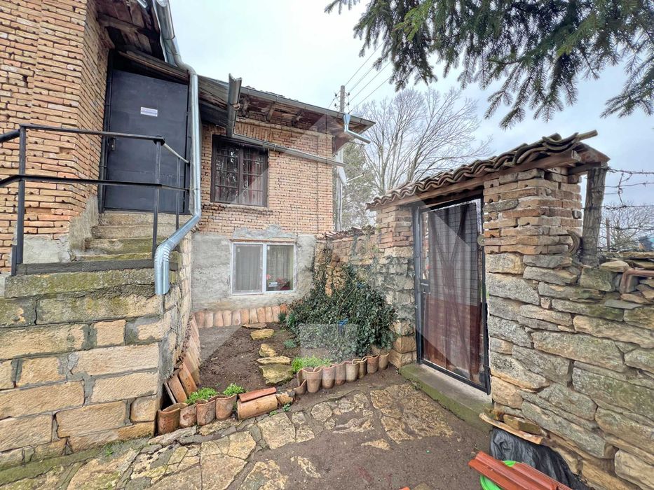 Продава се Къща в Нови пазар - 100 кв.м за 143 €/кв.м - Снимка #5