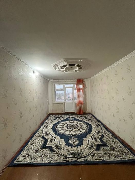 Микрорайонда  3 хонали квартира сотилади