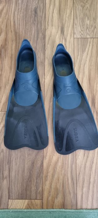 Продавам къси плавници за гмуркане и шнорхелинг FF 100, черни