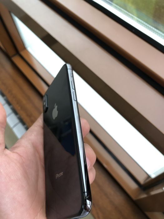 Iphone x 64          .