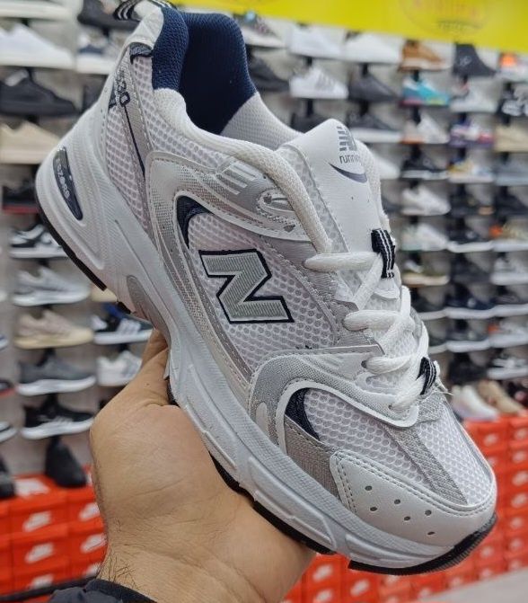 Seturi si adidasi barbati