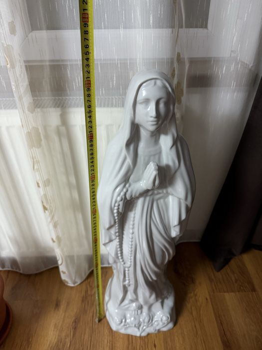 Statueta din portelan noua
