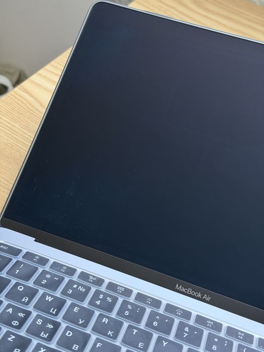 Macbook Air 2020 i3