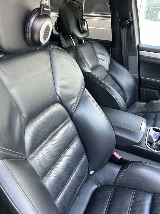 Interior piele neagra porsche cayenne 2012
