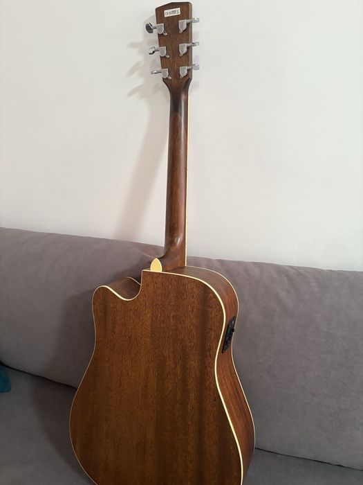 Электро акустическая гитара Cort AD880