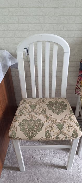 Стулья белые, 5 штук