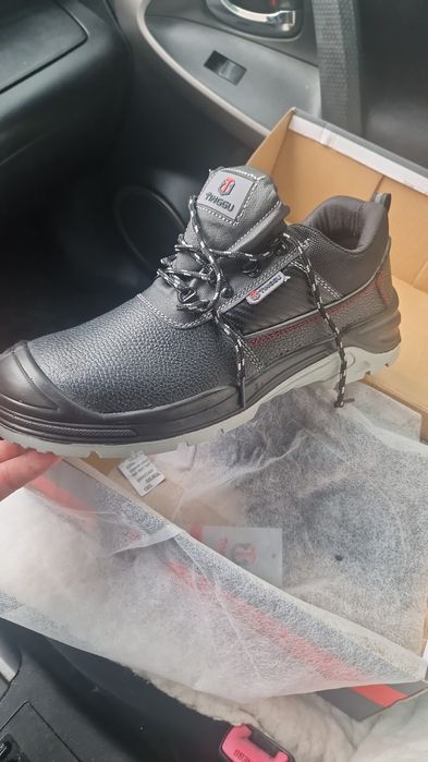 Полуботинки.. Новые.