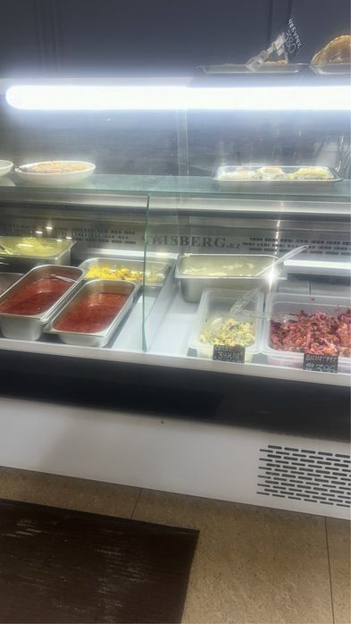 Прдаеться столы и стулья