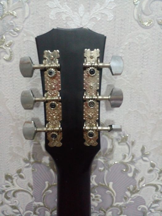 Gitara sotiladi srochna