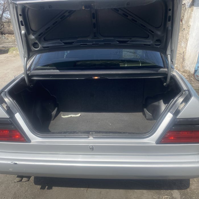 Продам машину.