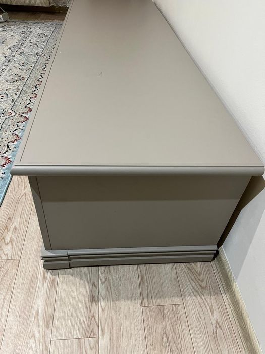 Продам тумбу под телевизор