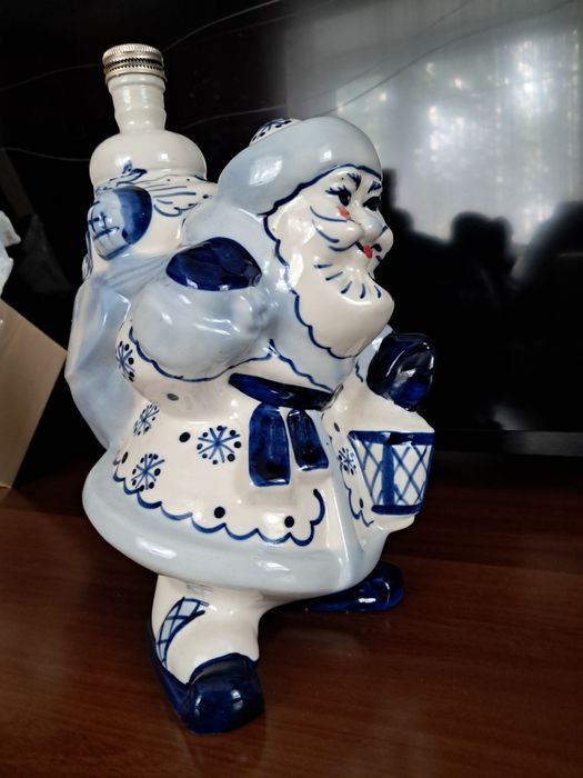 Продаётся штоф-графин.