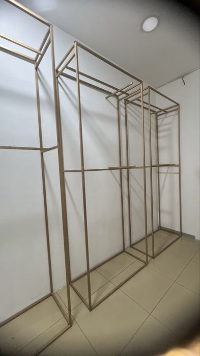 Продам стелажы для магазина новые