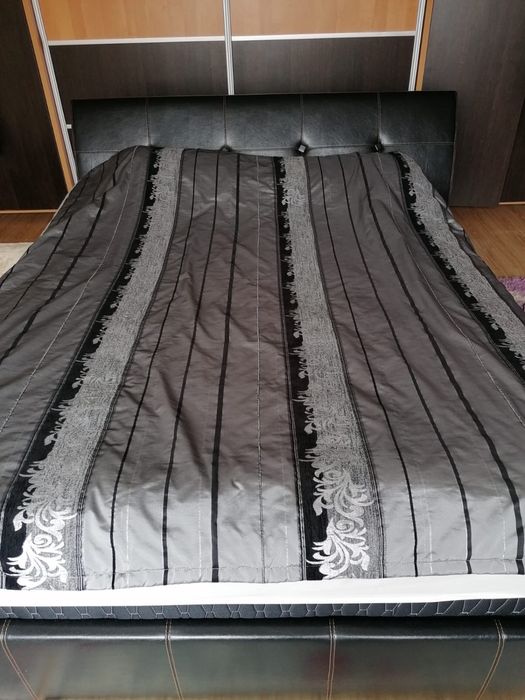 Двухспальная кровать