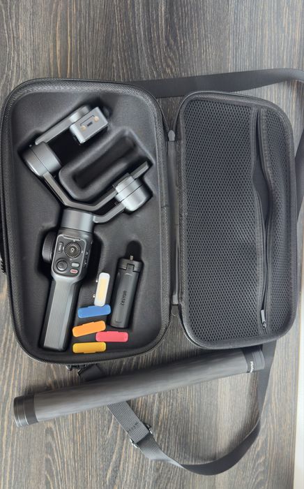 Stabilizator Zhiyun Tech Smooth 5 pentru smatphone
