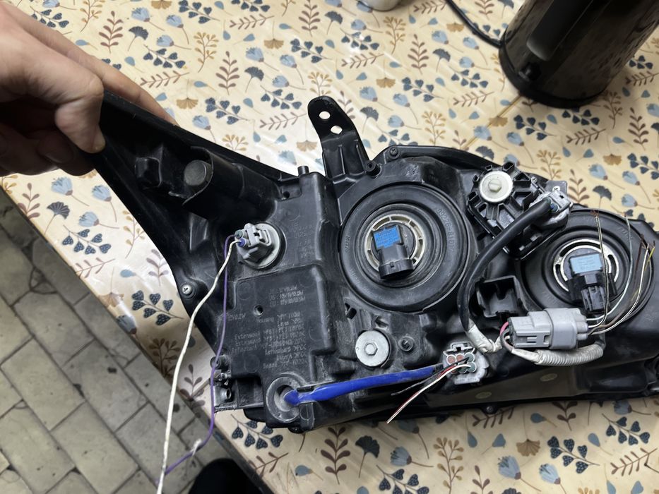 Lexus CT 200h ляв фар