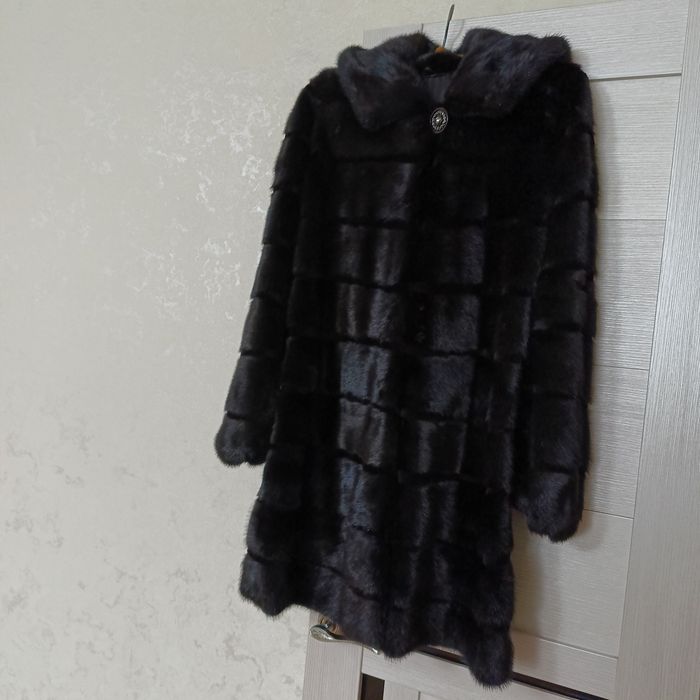 Продам норковую шубу.