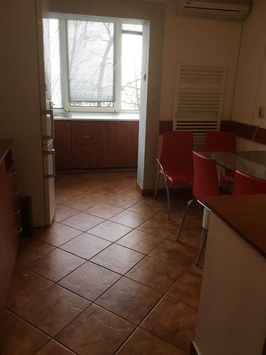 Proprietar, inchiriez apartament cu 3 camere in Calea Aradului