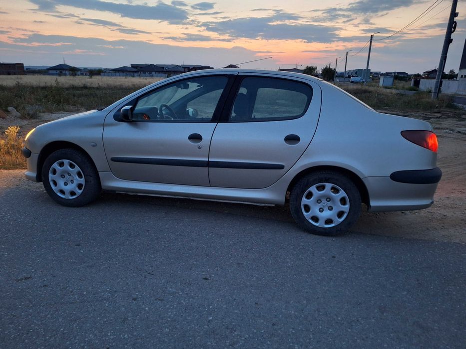 Autoturism PEUGEOT 206