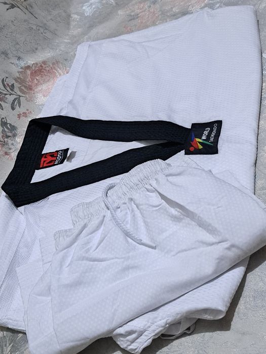 Продаётся кимоно для таеквондо большого размера