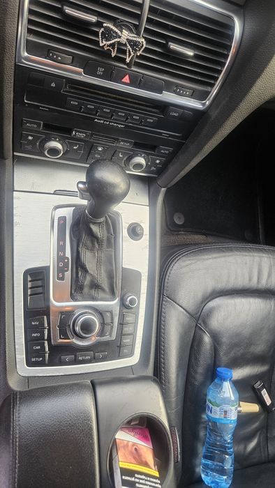 Автомобил Audi Q7