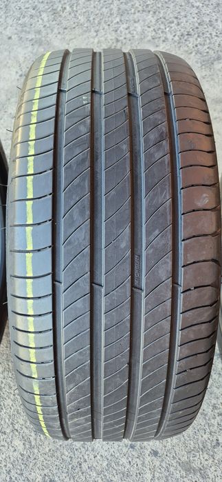 4 anvelope vara Michelin 235/40/19.Pretul este pe bucata.