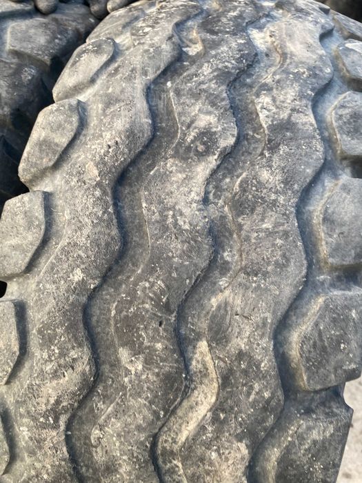 Cauciucuri sh 12.5/80 R15,3