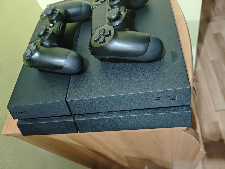 PlayStation 4+2 controllere