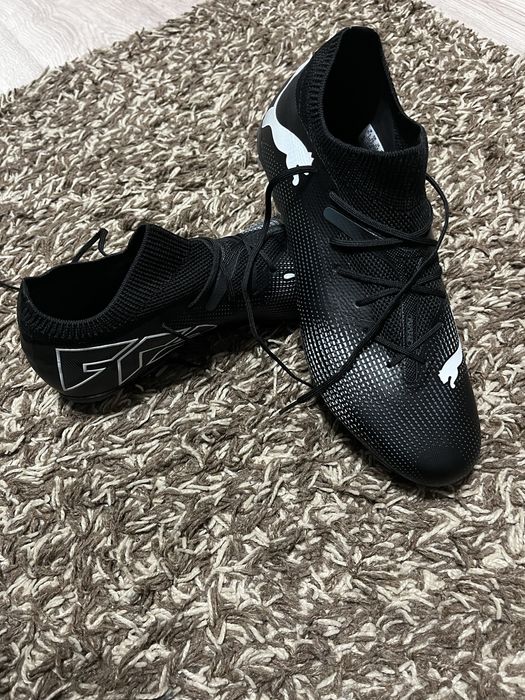 Ghete de fotbal puma future 7