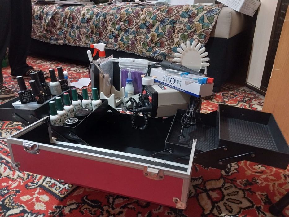 Продам маникюрный набор