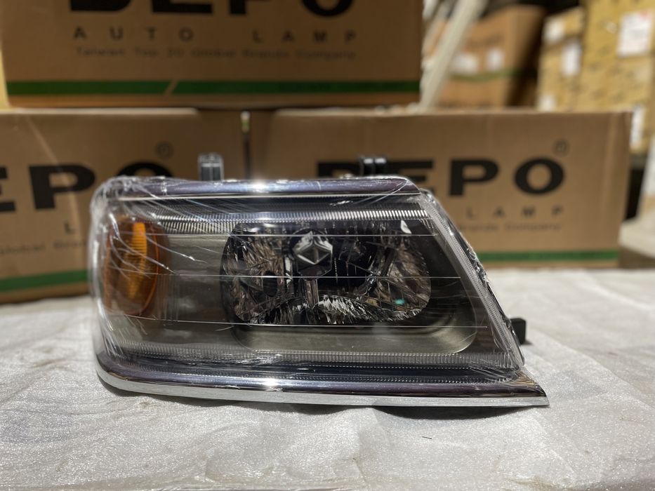 Фары на Mitsubishi Montero/Pajero sport