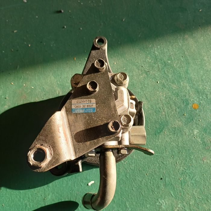 Продам запчасти на мазду