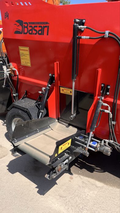 Смеситель-кормораздатчик 4м3. Турция