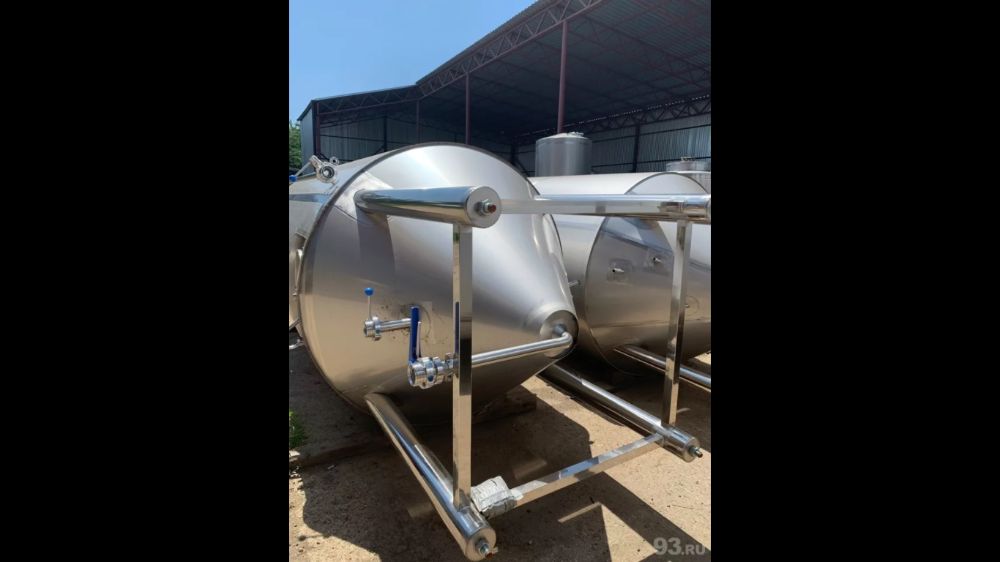 Емкости из  нержавейки под заказ любого вида .Монтаж труб с подувом