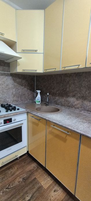 Продам б/у кухонный гарнитур