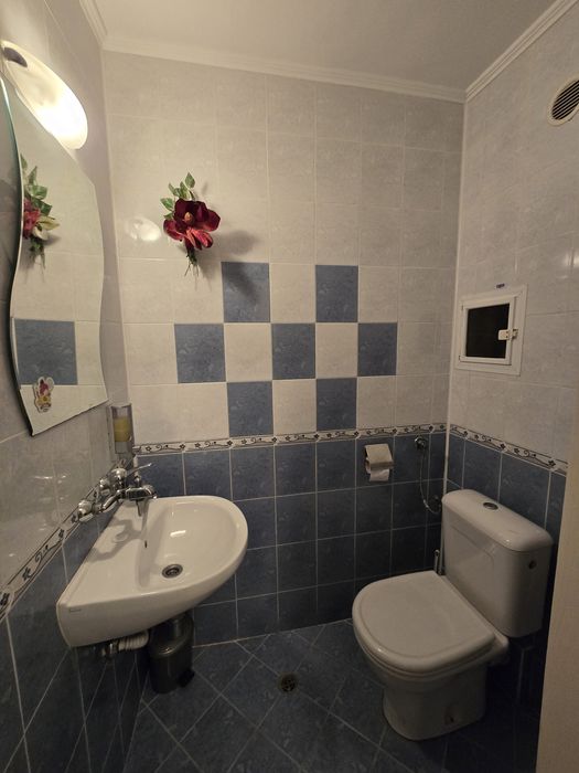 Дава се под наем Офис в Бургас, Център - 57 кв.м за 612 € - Снимка #3