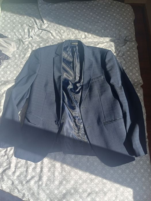 Продам классический костюм