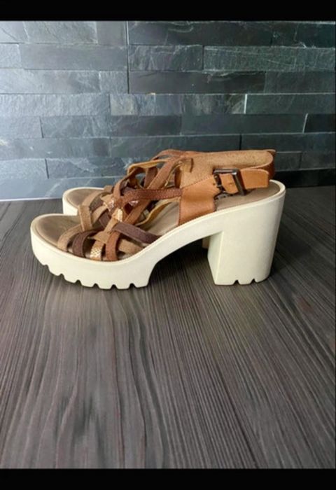 Sandale din piele ! Talpa soft! Usoare !
