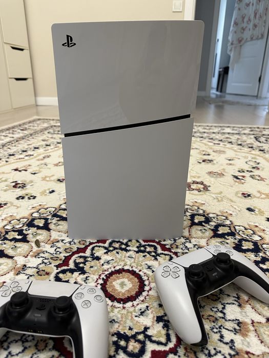 Продаю PS5 Slim 800GB
