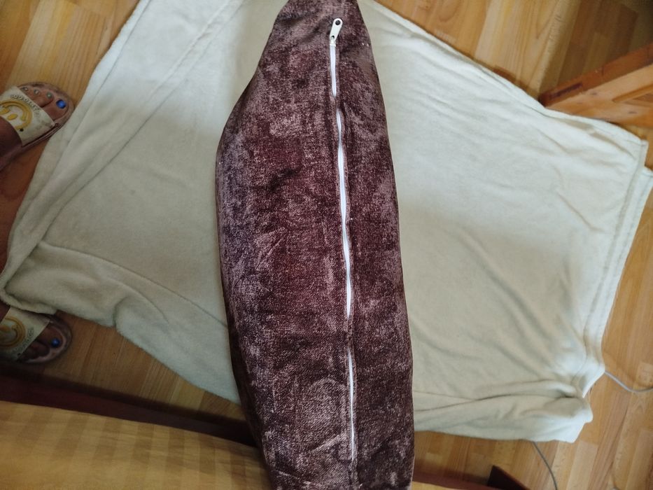 Продам подушки 4 штуки.