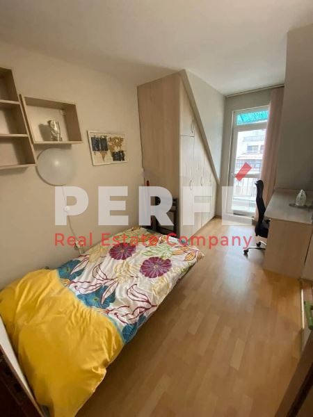 Дава се под наем Четиристаен апартамент в Бургас, Лазур - 70 кв.м за 561 € - Снимка #4