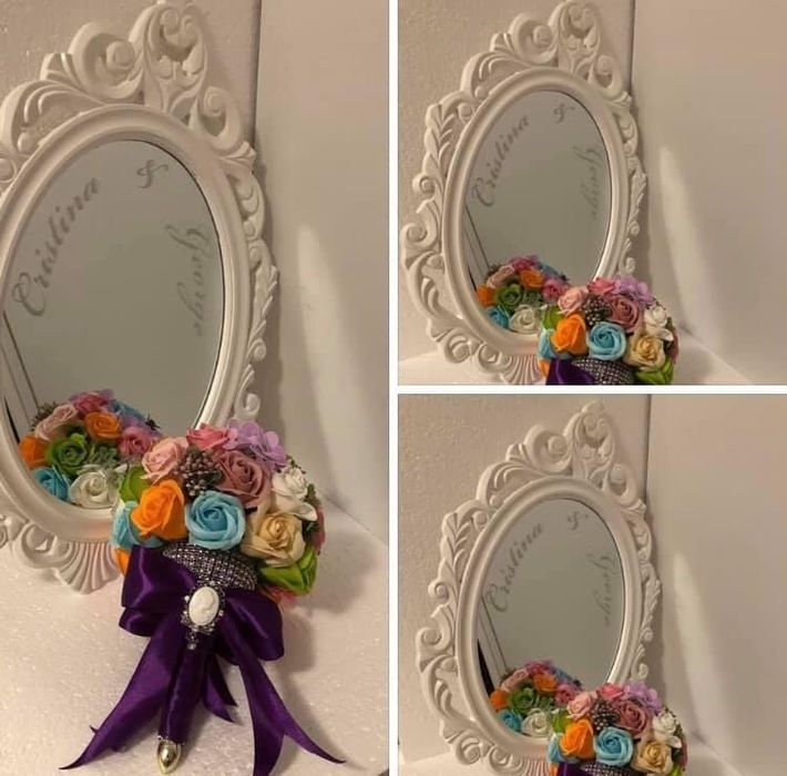 Oglinda mireasa ovala cu rama alba din material lemnos