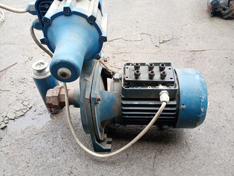 Насос водяной электрический